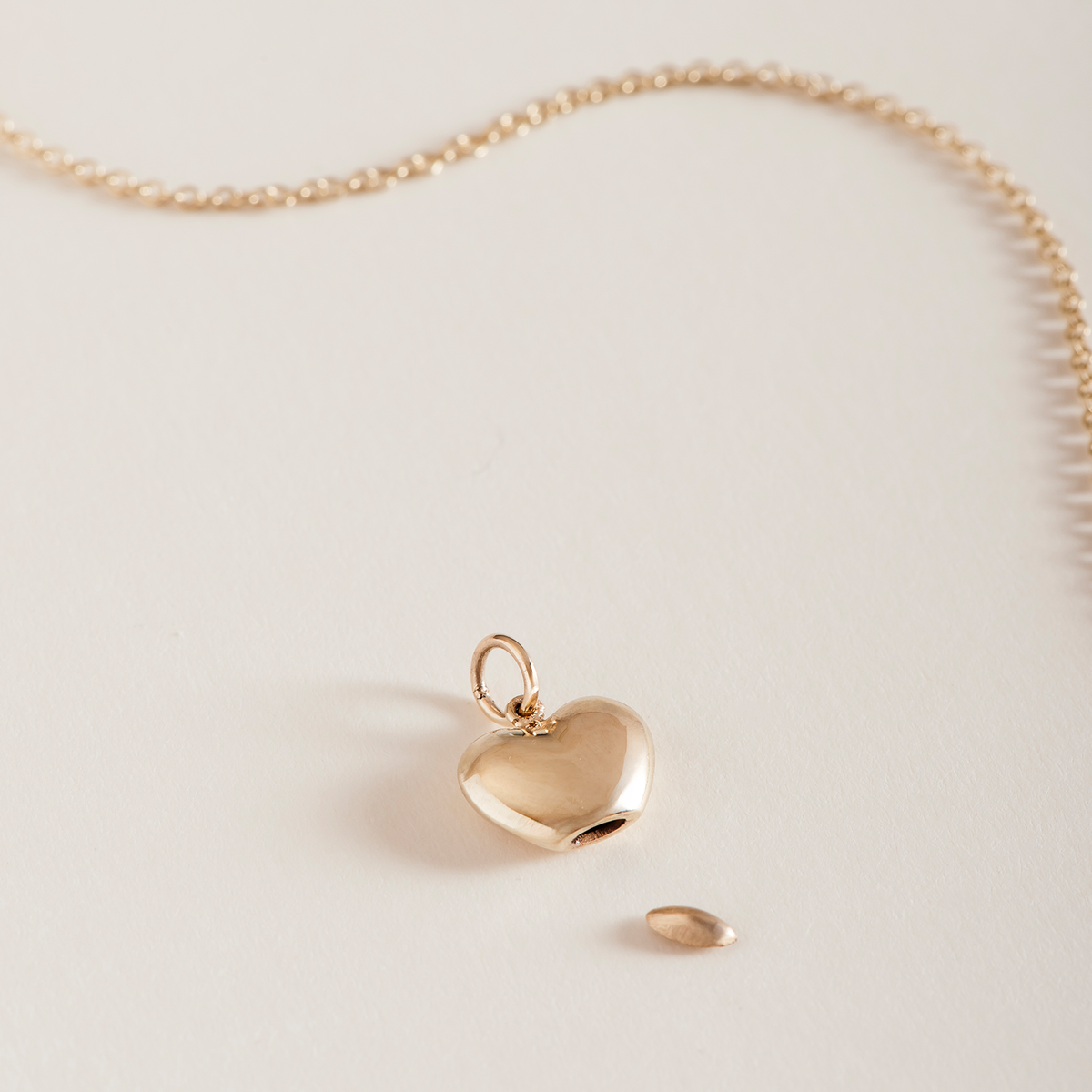 Heart Gold Urn